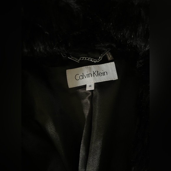 Calvin Klein faux fur coat - Picture 2 of 5